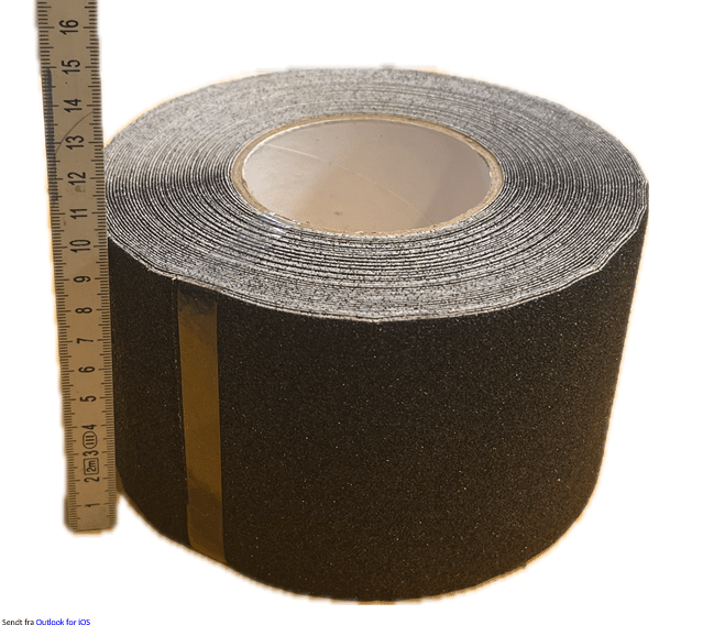 Slitesterk anti-skli tape for trapper, maskiner og kjøretøy. Gir trygg og varig sklisikring på glatte underlag.
