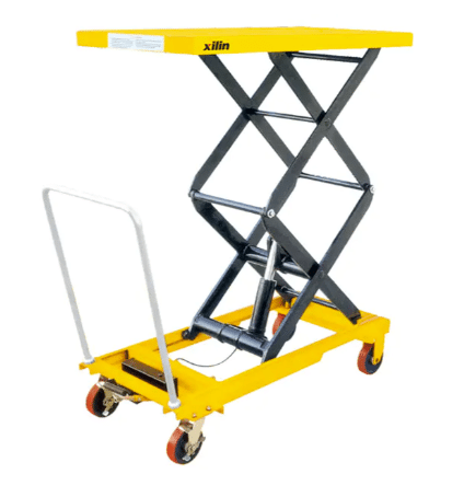 Solid mobilt løftebord med 680 kg kapasitet og løftehøyde opptil 150 cm. Perfekt for lager, verksted og butikk.